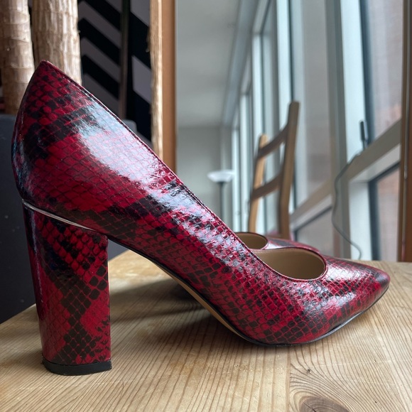 Marc Fisher Red Snakeskin Viviene Block Heel Pumps - Picture 3 of 16